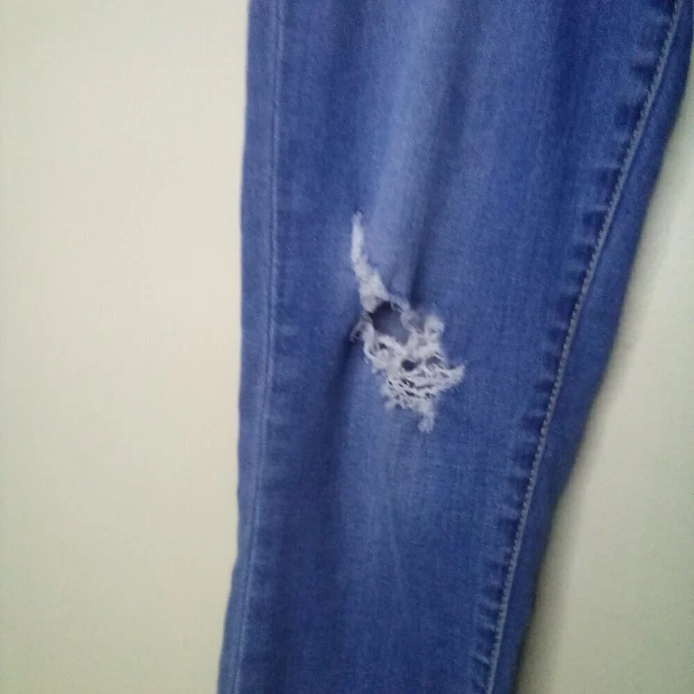 Articles Of Society Jeans 29 Women Cropped Raw Hem Distressed Blue
